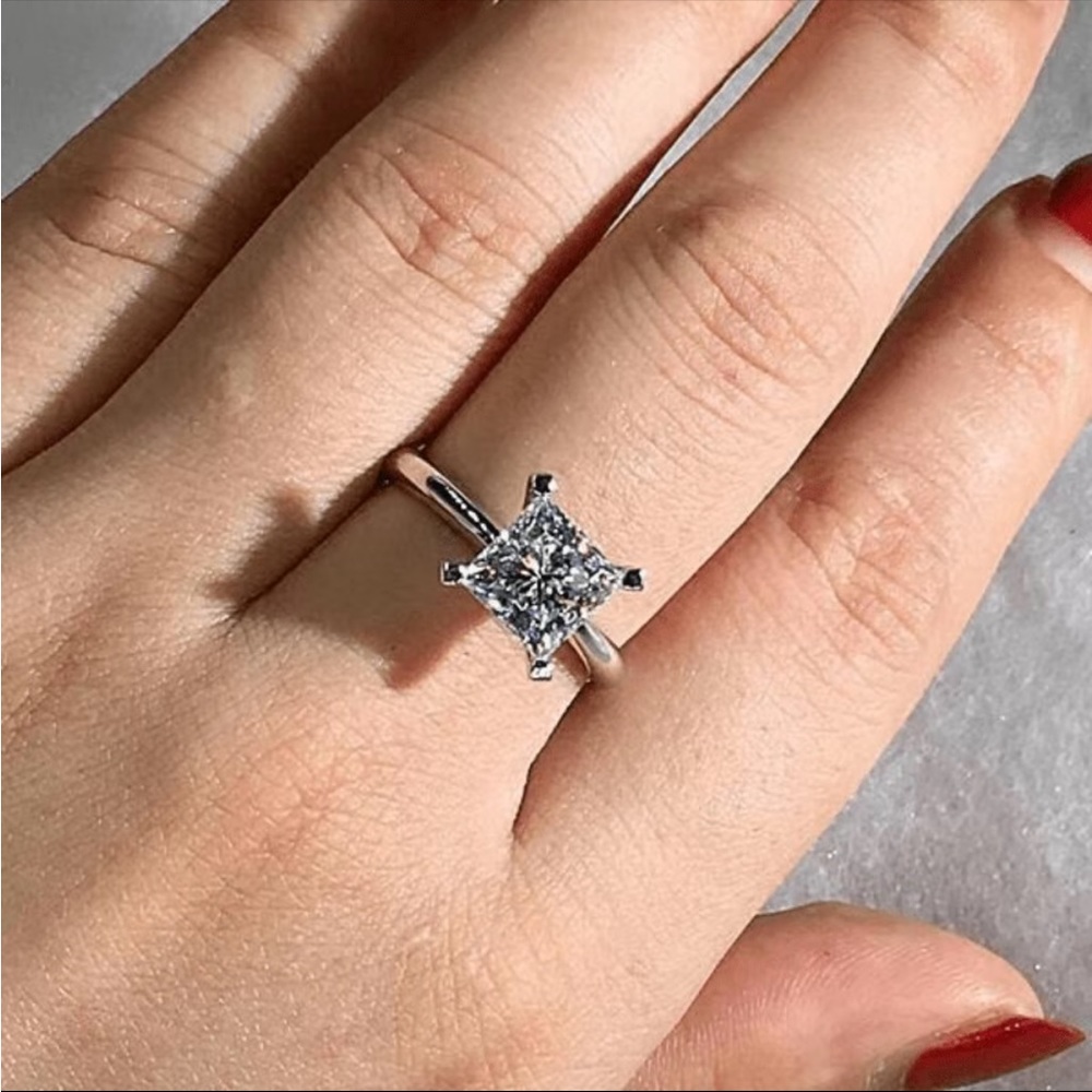 New Elegant Silver Promise Engagement Ring - Picture 2 of 3